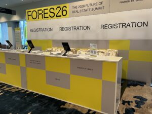 8ft blanc registration counter rental with branding in chicago